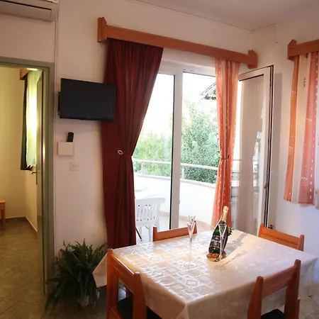 Two Bedroom With Balcony Appartement Srima