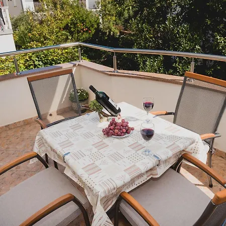 Two Bedroom With Balcony Appartement Srima