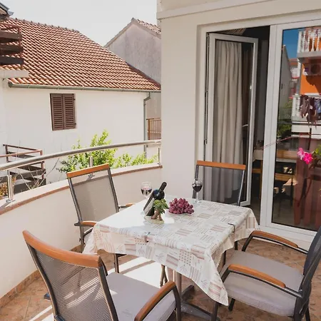 Two Bedroom With Balcony Appartement *